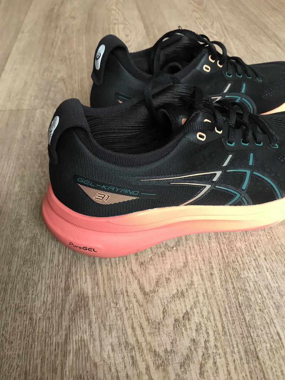 ASICS SNEAKERS