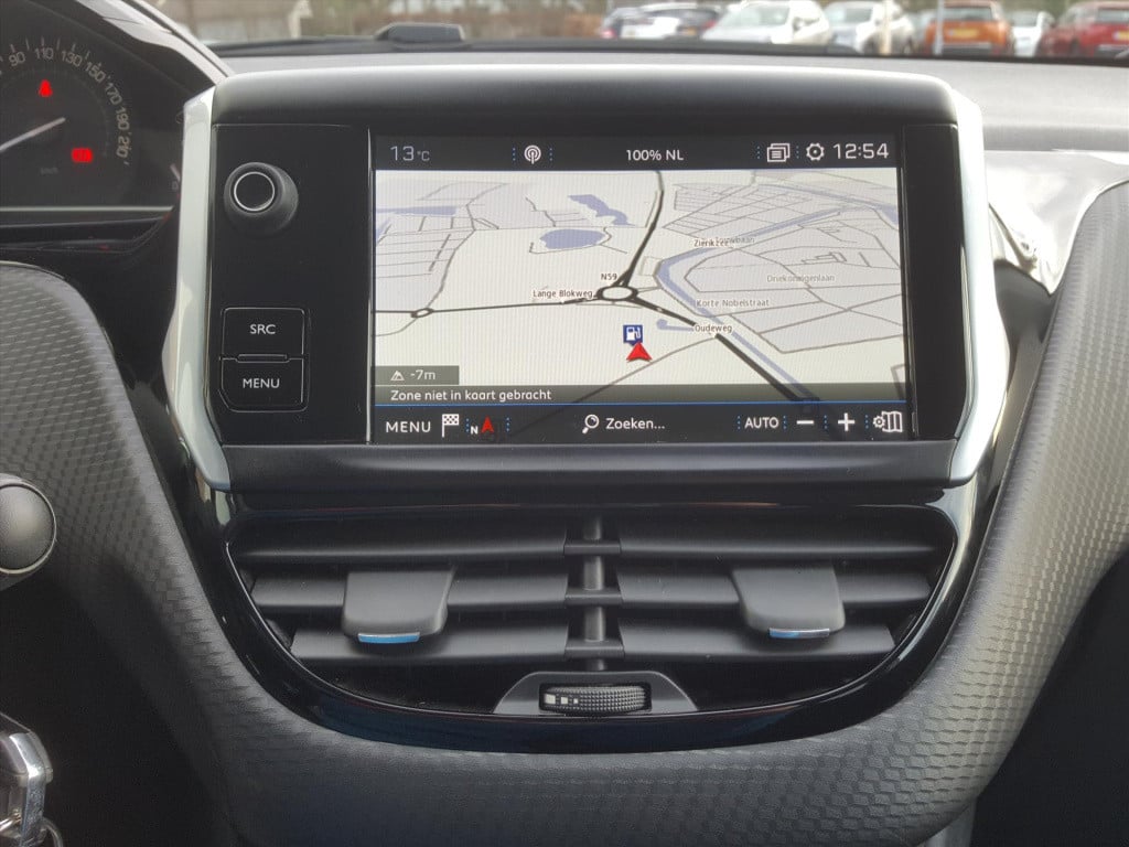 Peugeot 208 1.2 puretech 82pk signature navigatie | cruise control | airco 