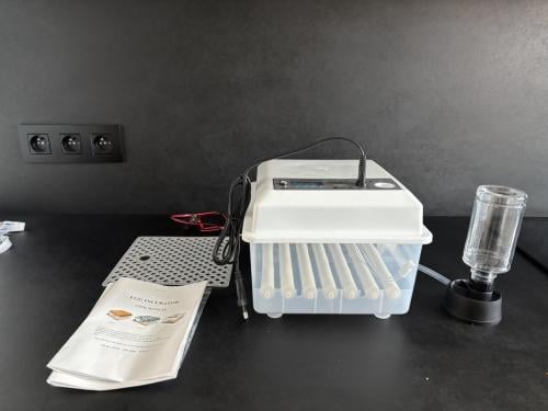 Broedmachine NIEUW o.a. 15 kippeneieren