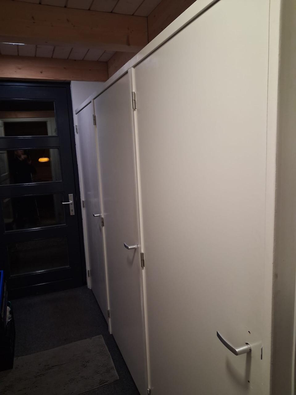 Deuren met kozijnen te koop