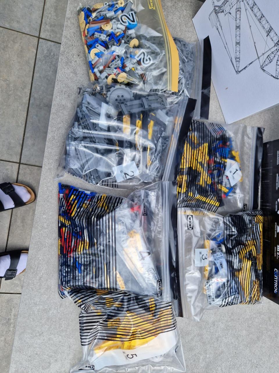 Te koop: technisch lego Liebherr LR13000