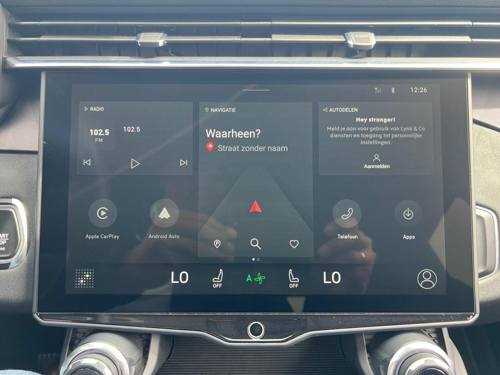 Lynk & Co 01 1.5 261pk phev 7dcth , black edition , panoramadak , adaptive 