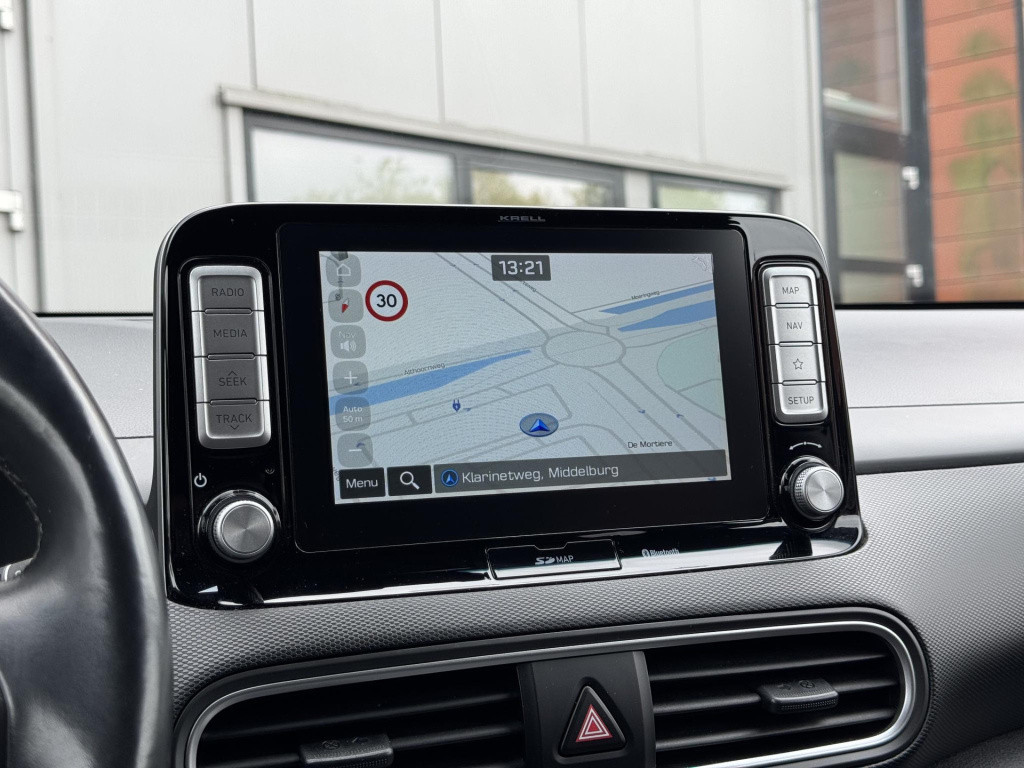 Hyundai Kona ev premium 64 kwh 3-fase lader | navigatie | stoelventilatie +