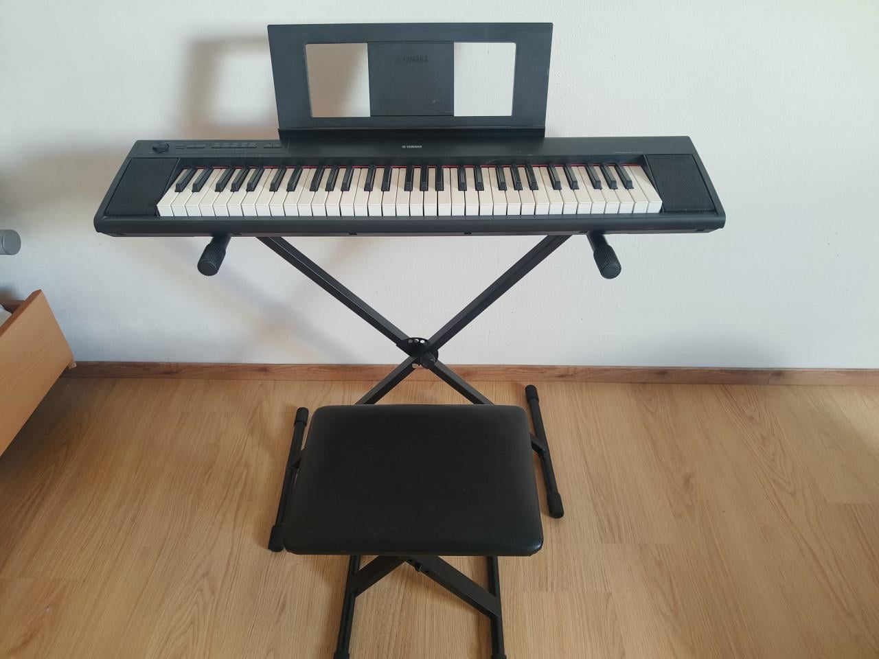 Yamaha Synthesizer