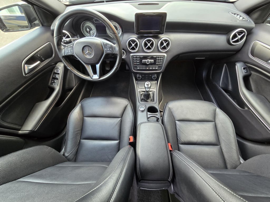 Mercedes-Benz A-Klasse 180 ambition urban-pakket slechts 83.000 km!!