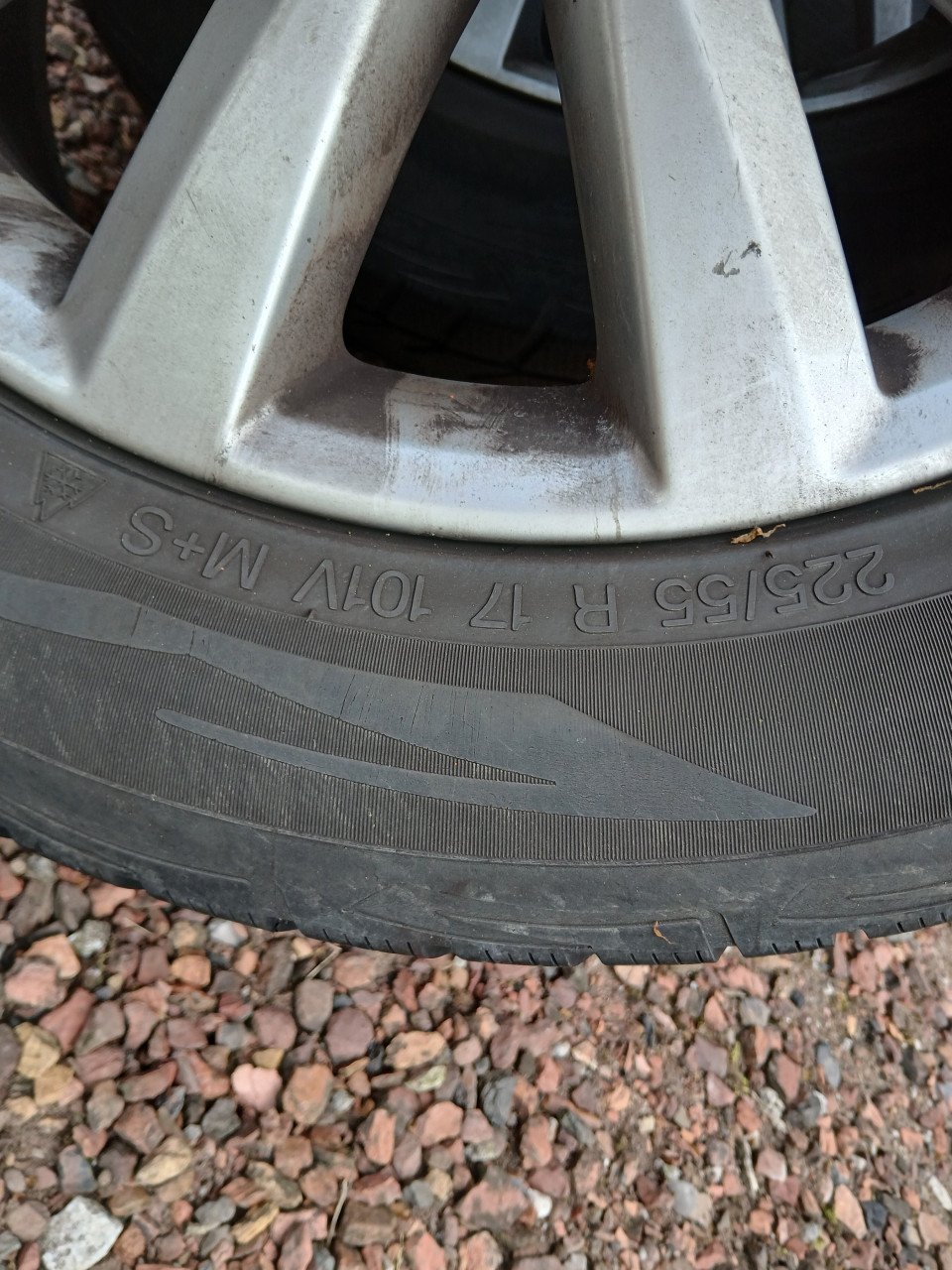 4 VW 17 inch velgen met winterbanden