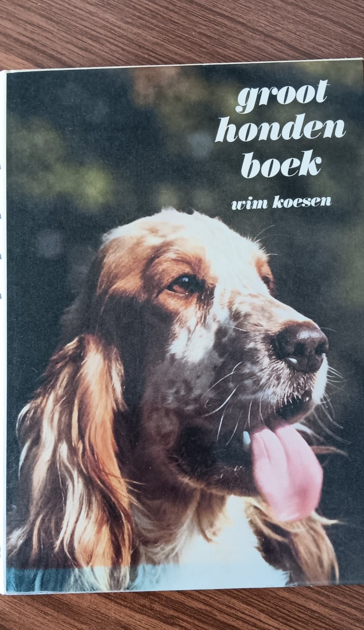 2 MOOIE grote HONDENBOEKEN MET MOOIE FOTO'S