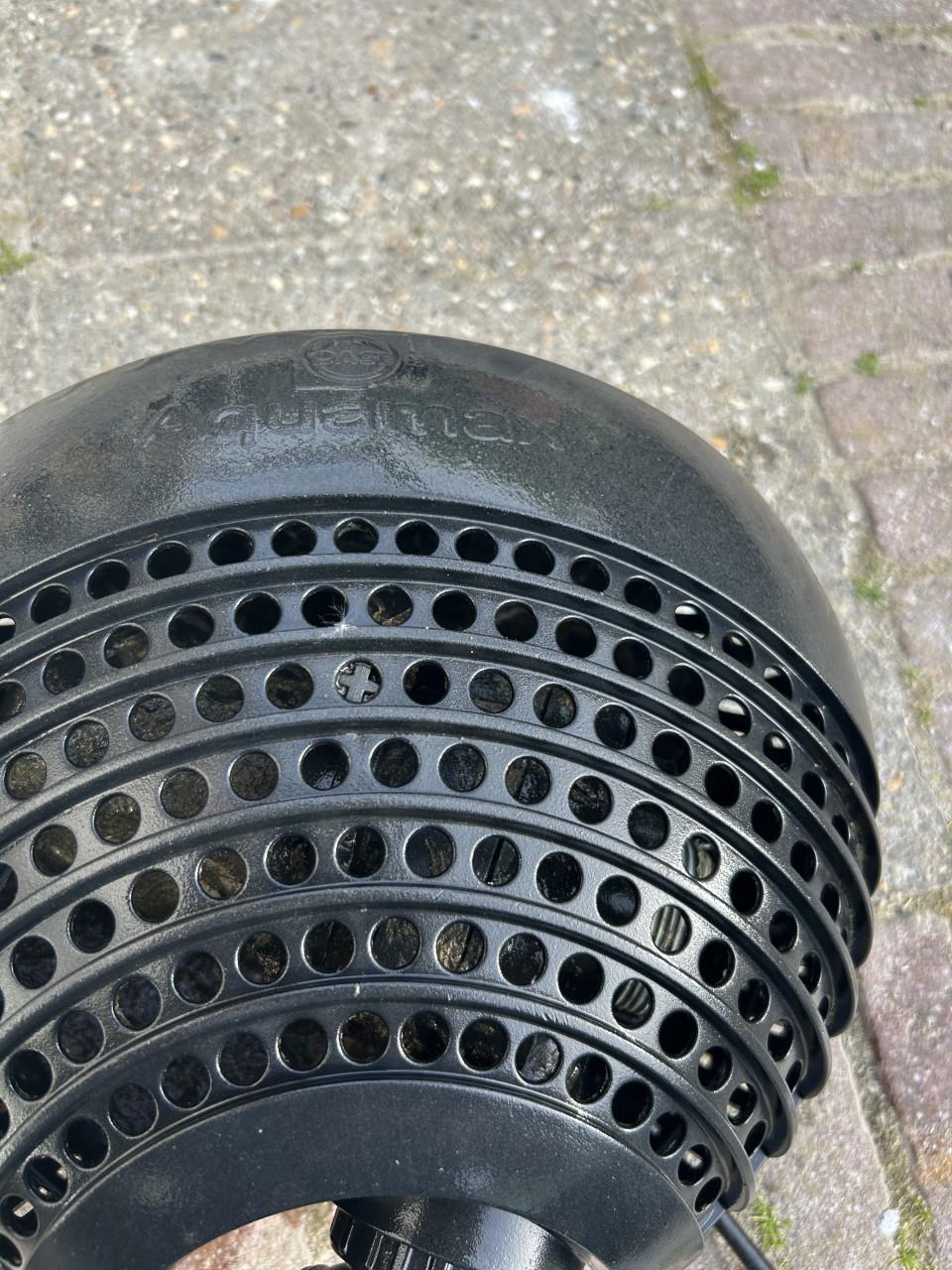 Te koop oase aquamax 10000 sterke en zuinige Vijverpomp let op snoer 3 mete