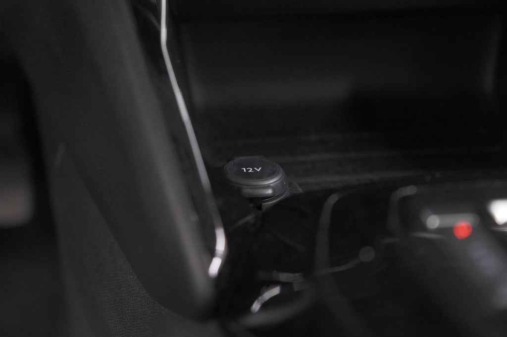 Peugeot 2008 puretech 130 eat8 allure | parkeersensoren | navigatie | apple