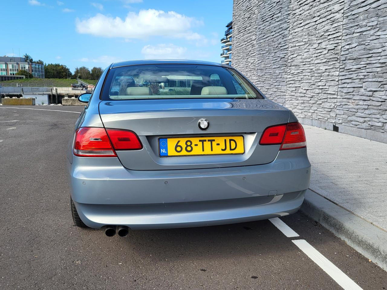 BMW 325i Coupe High Executive Aut. 218pk
