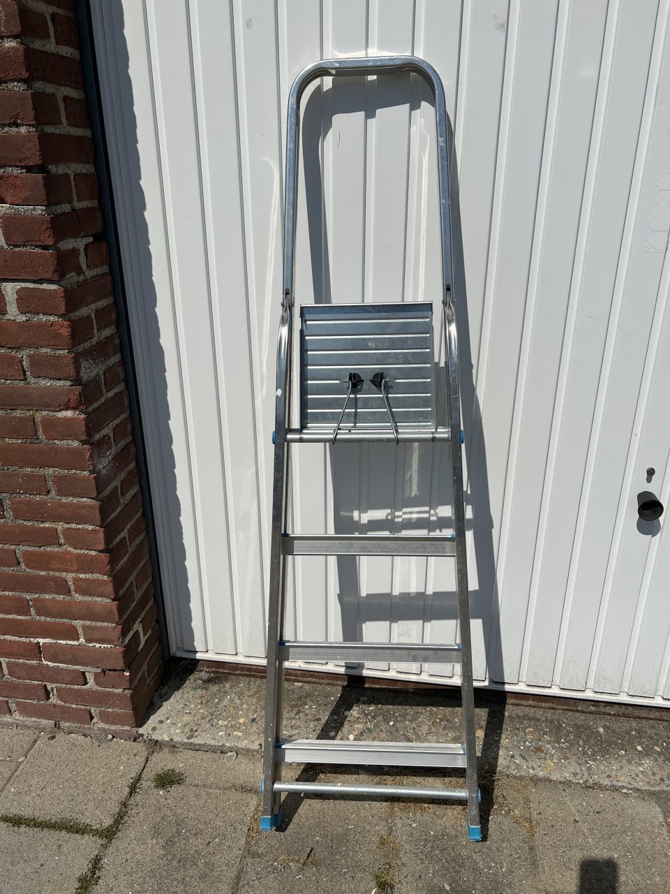Nieuwe aluminum Huishoudelijke trap van GAMMA lichtgewicht en stevig