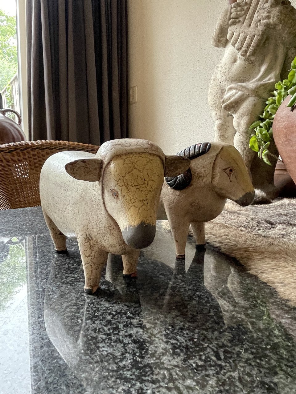 Oude kerststal schapen