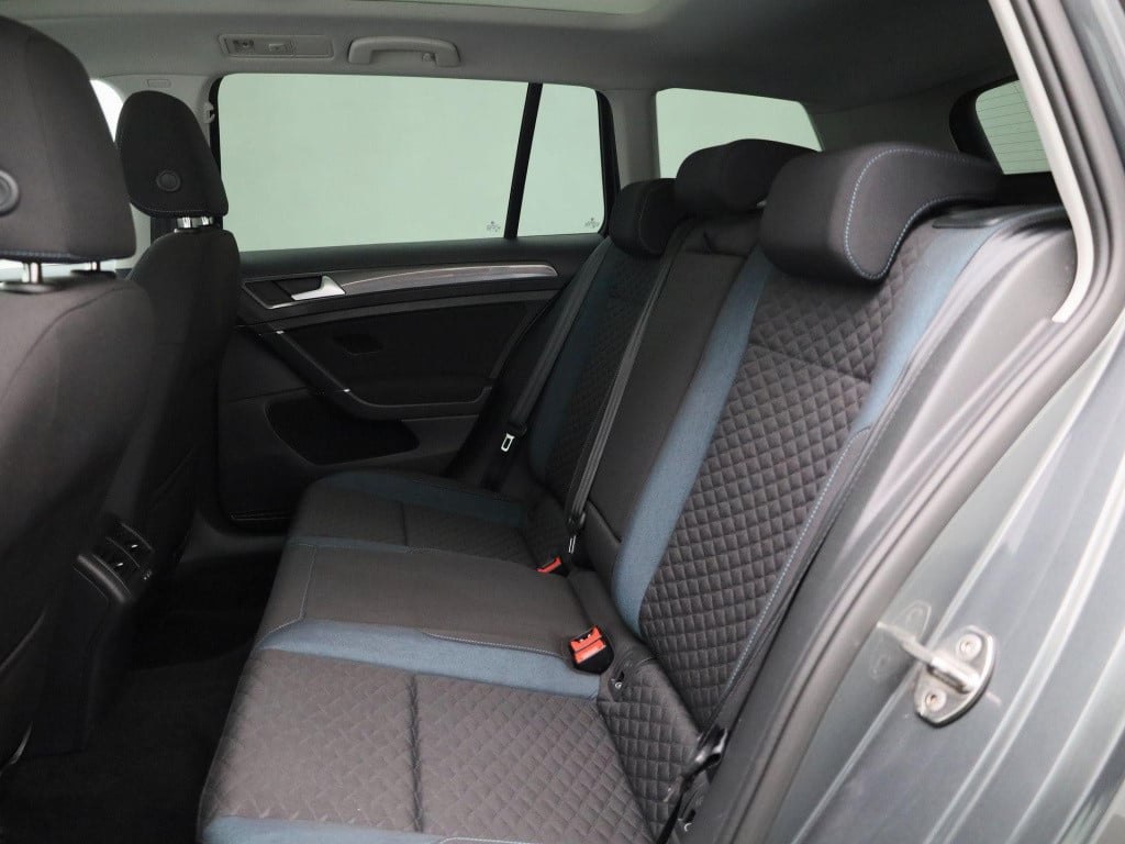 Volkswagen Golf variant 1.0 tsi comfortline | iq-drive | lmv | navigatie | 