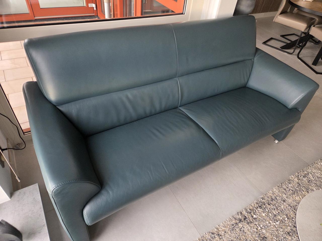 Bank zo goed als nieuw van leer gekocht bij montel