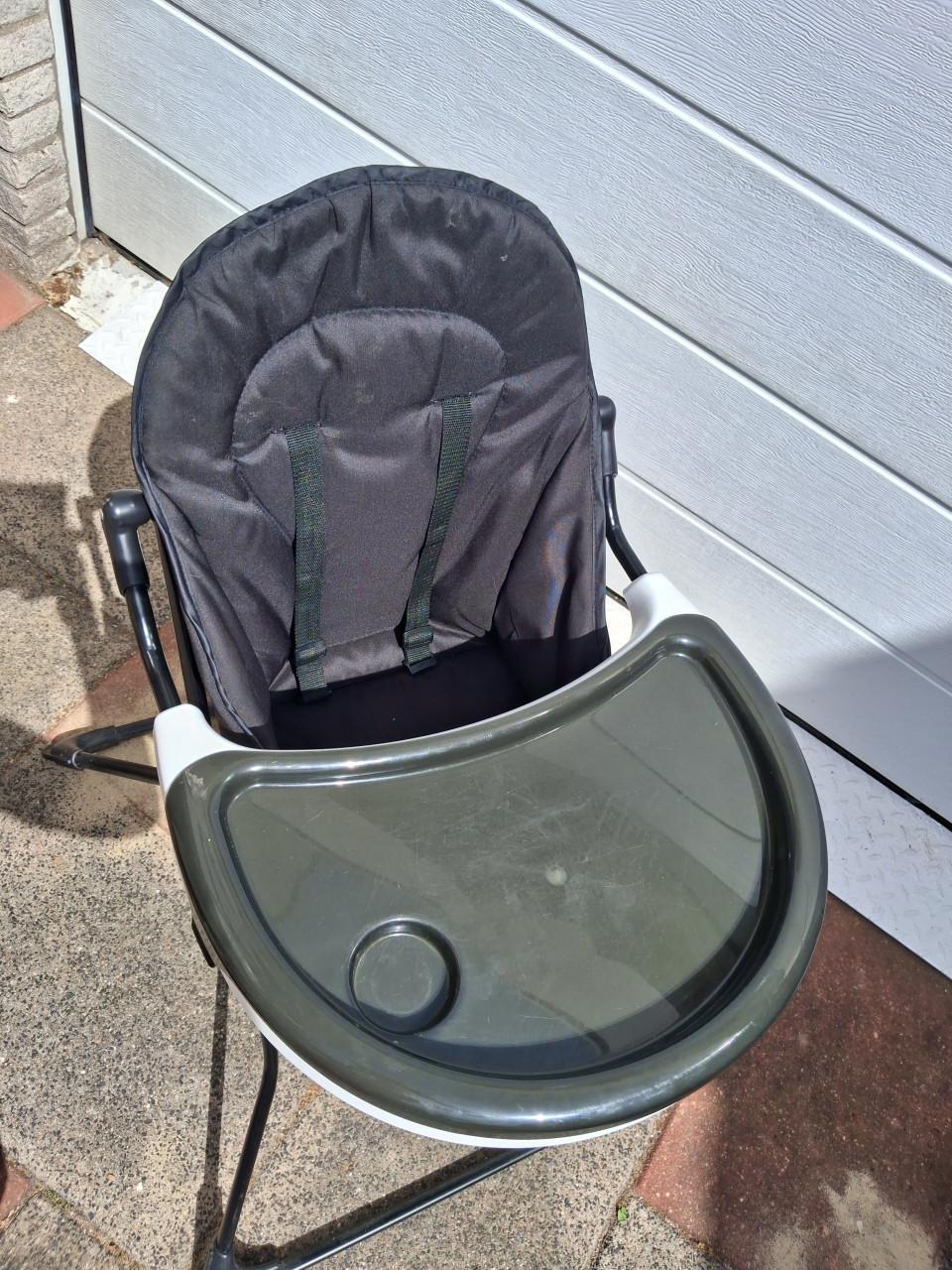KINDERSTOEL MET AFNEEMBAAR BLAD