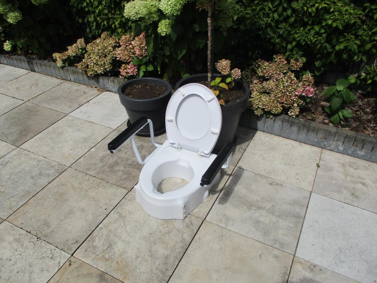 Zgan Toilet verhoger met wegklap / afmeembare armleuningen