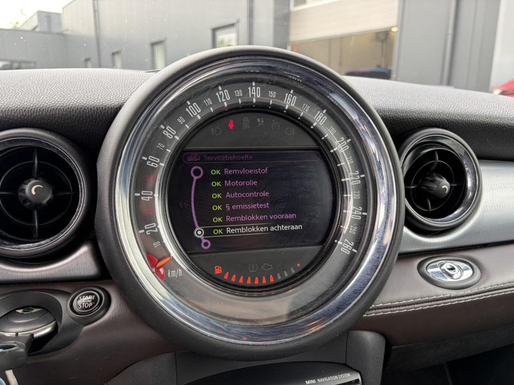 Mini Cooper Cabrio 1.6 highgate, nl-auto!
