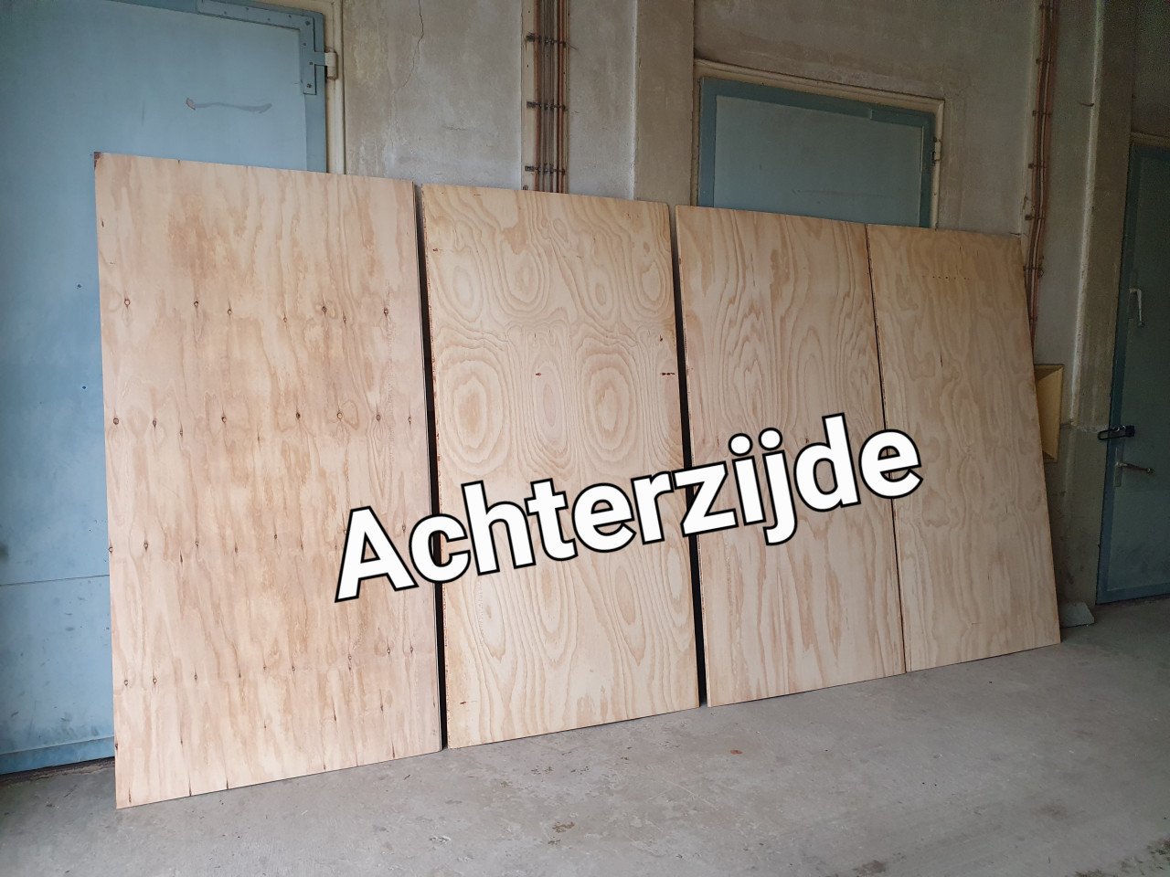 4 nieuwe houten platen van 244x122cm voor aftimmering kapschuur of veranda.