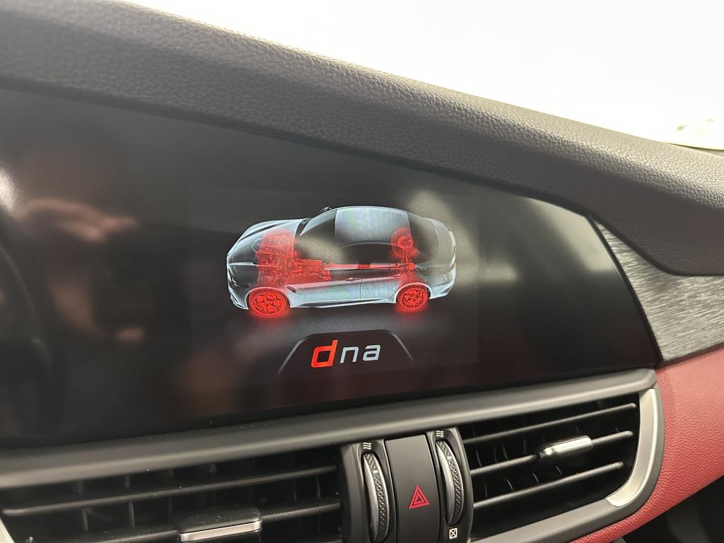 Alfa Romeo Giulia 2.0t super | leer | bi-xenon | flippers |