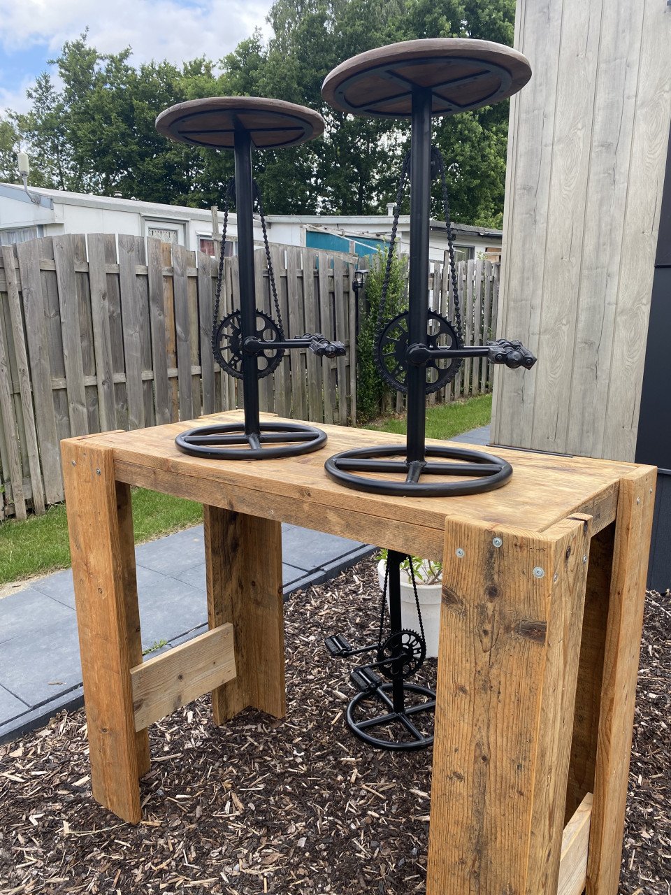Unieke Barkrukken met hogen tafel