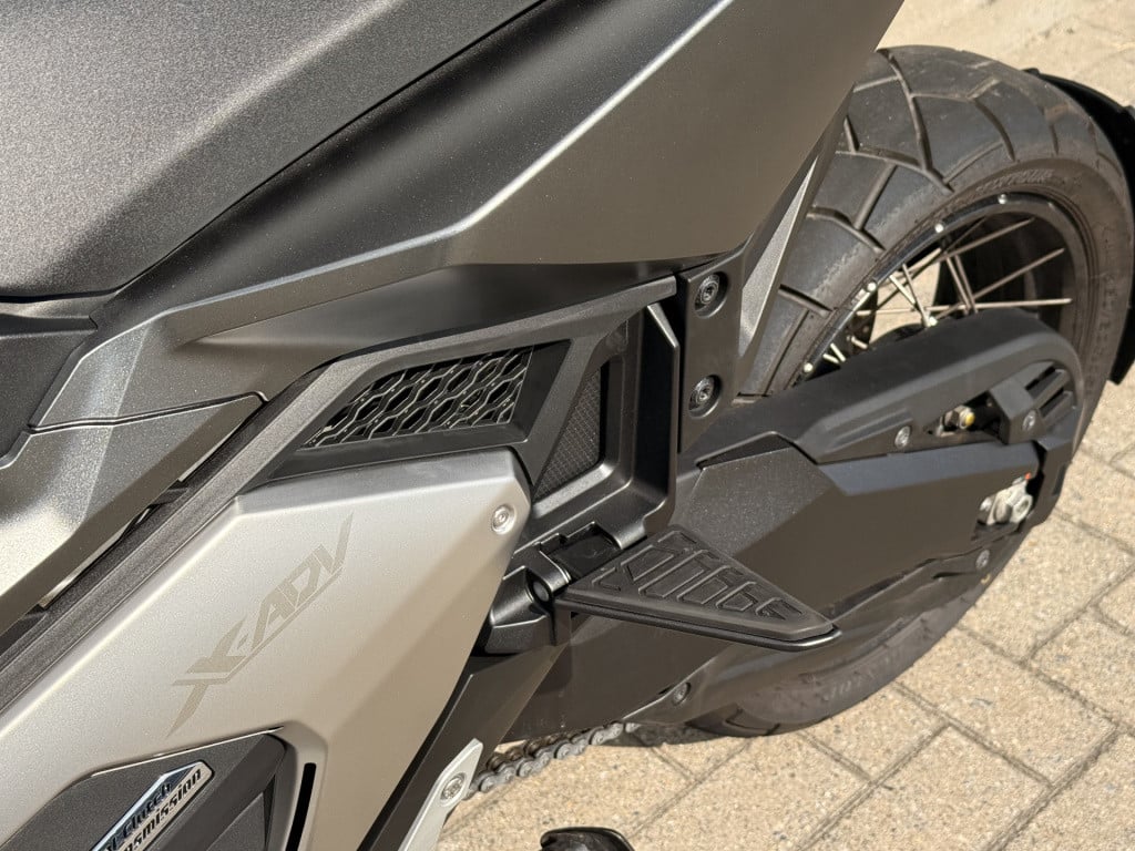 Honda Nc 750 x-adv | adventure pack | btw | akrapovic | sp-connect houder |