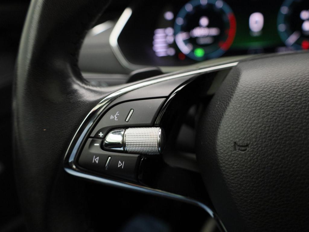 Skoda Octavia combi 1.5 e-tsi business edition | automaat | panoramadak | t