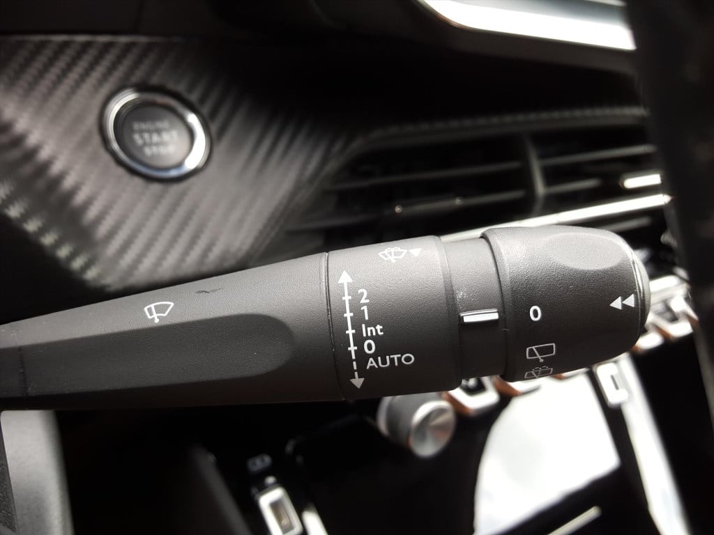 Peugeot 2008 allure pack 1.2 pt-130pk trekhaak | apple carplay & android au