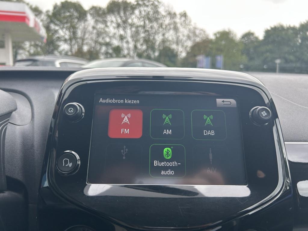 Citroen C1 1.0 vti airscape 68pk s&s 5d airscape shine navigatie | achterui