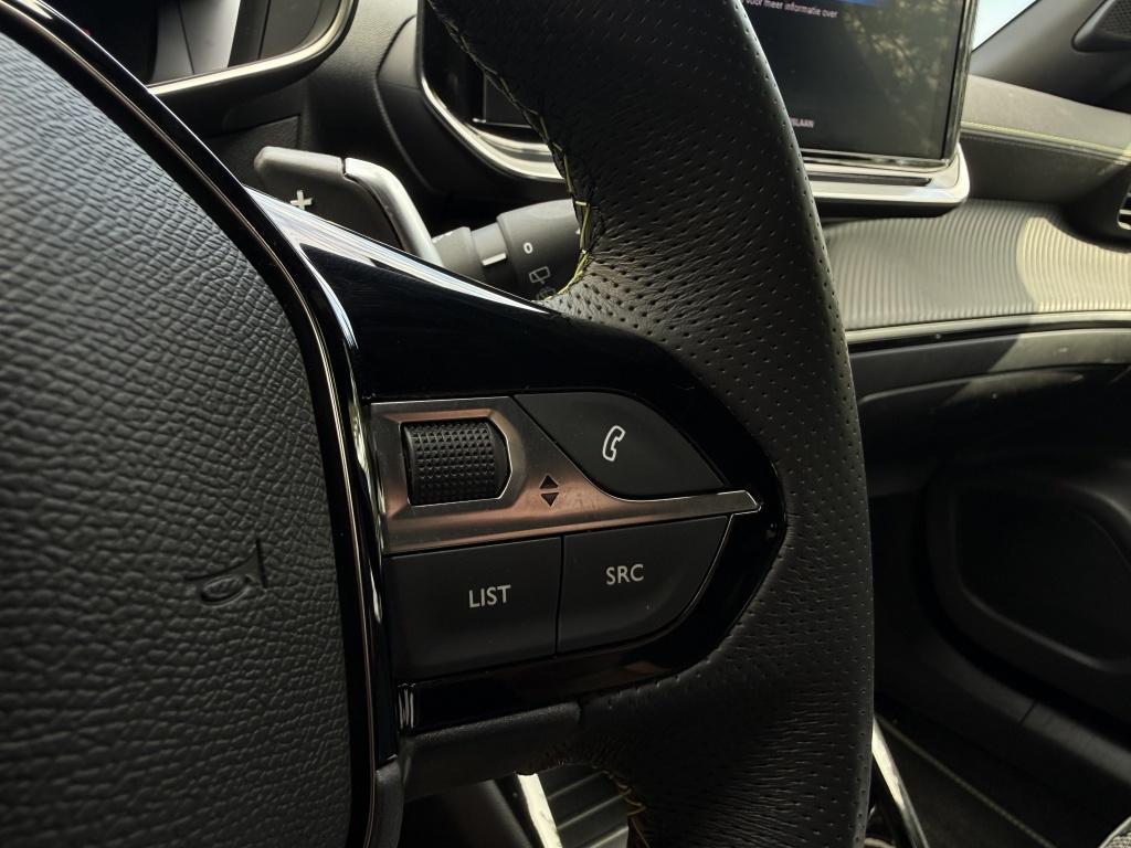 Peugeot 2008 1.2 hybrid 136 gt