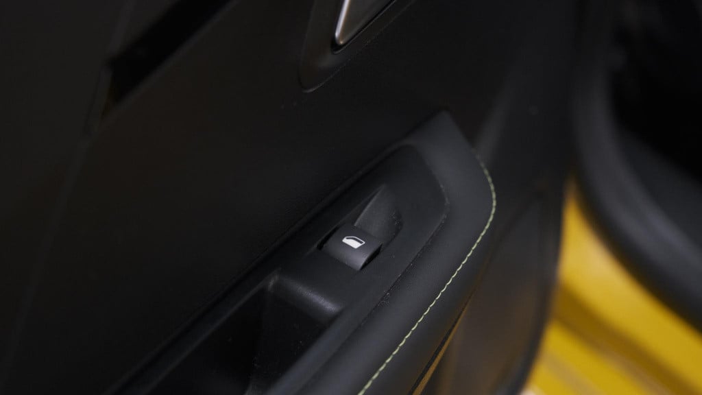 Peugeot 208 puretech 100 eat8 gt-line | trekhaak | adaptieve cruise control