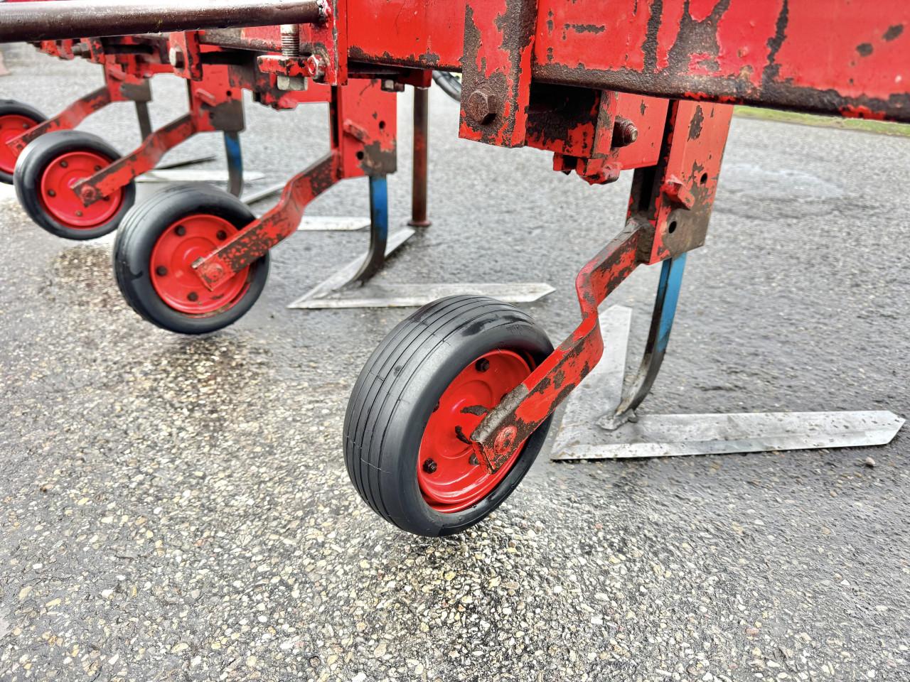 12 rijige Steketee Schoffelmachine Hydr.opklapbaar