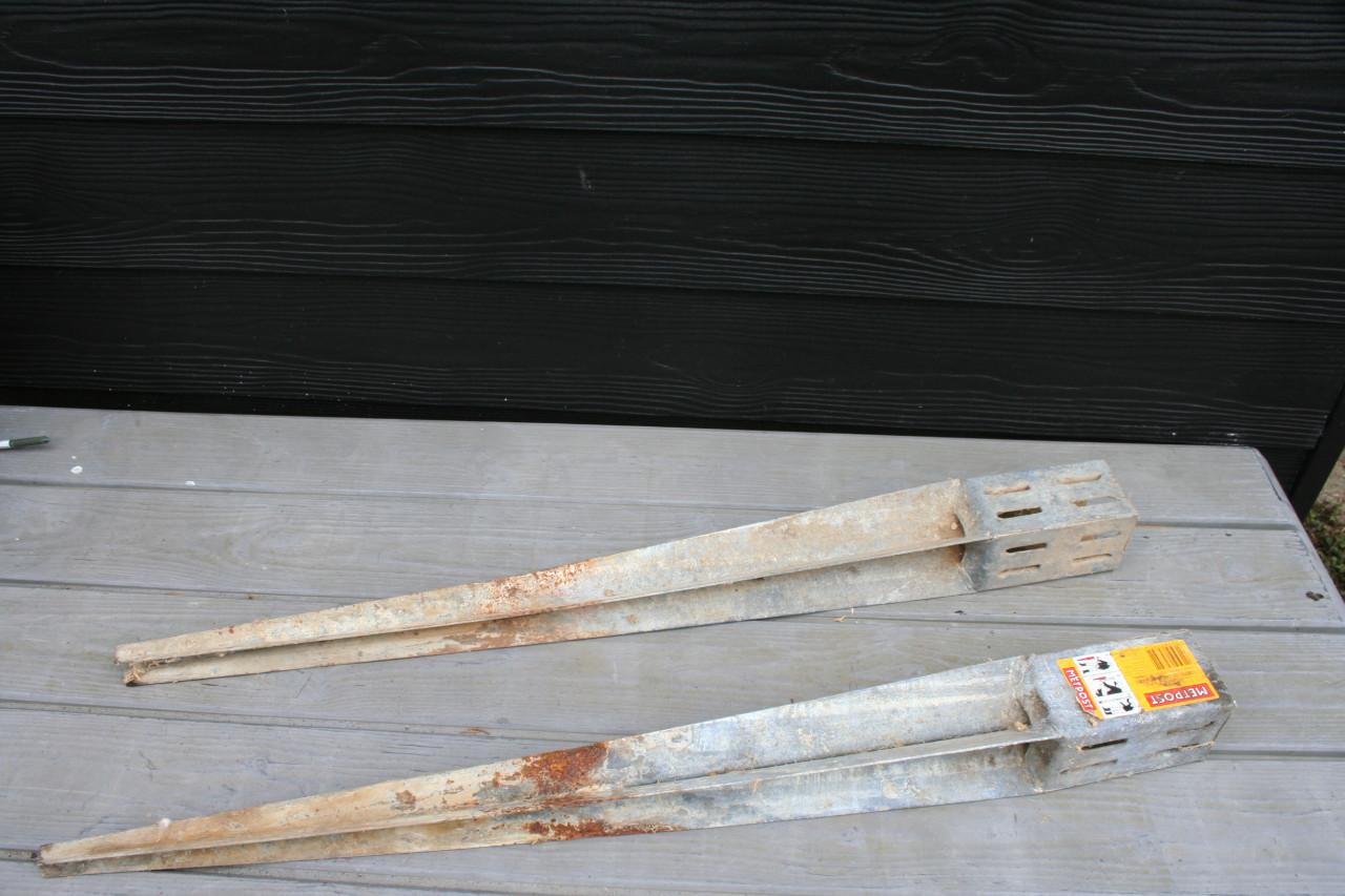 Paalhouders ( gratis)(gereserveerd)