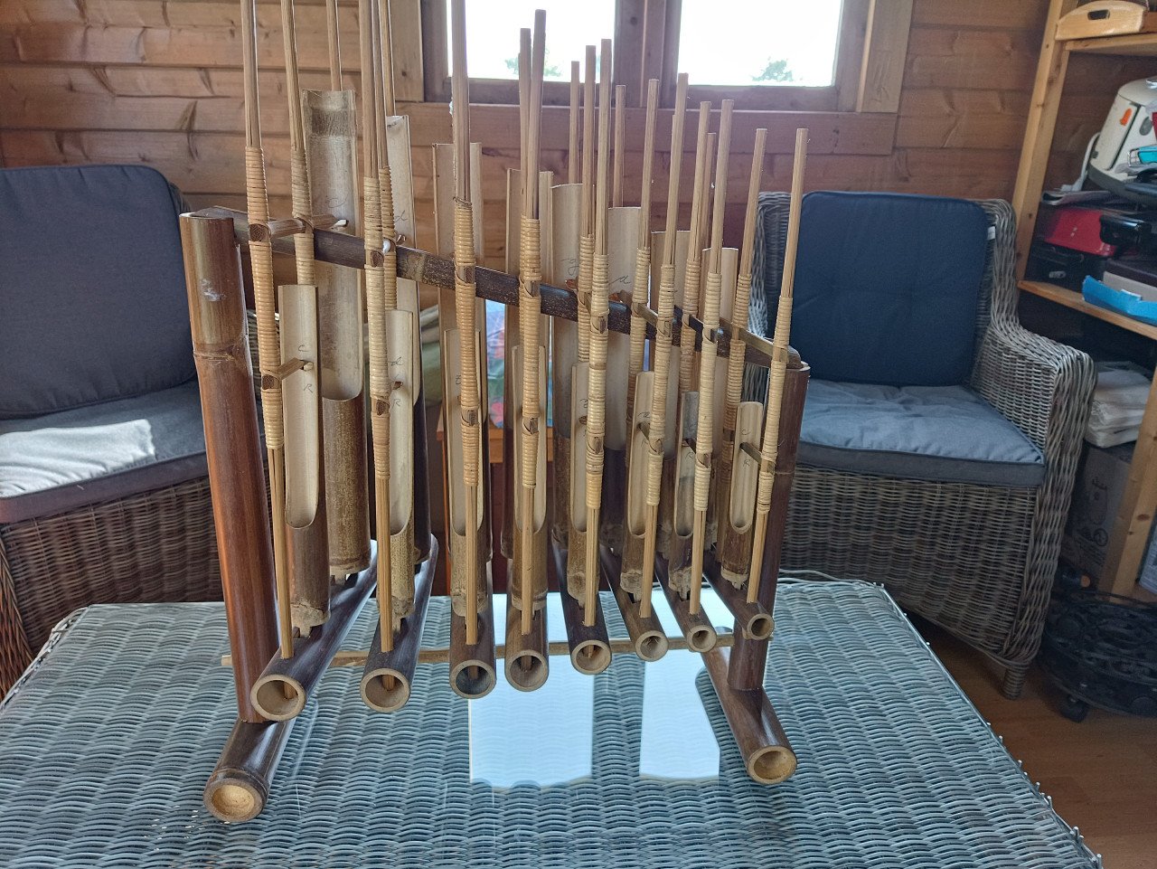 Angklung bamboe muziekinstrument