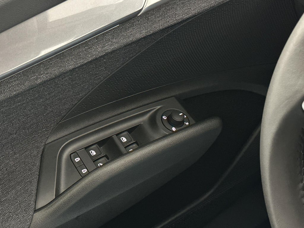 Skoda Elroq business edition tour elektromotor 210 kw / 286 pk