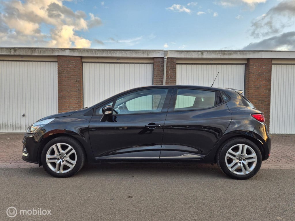 Renault Clio 0.9 tce zen / 1e eigenaar / dealeronderhouden / trekhaak / air