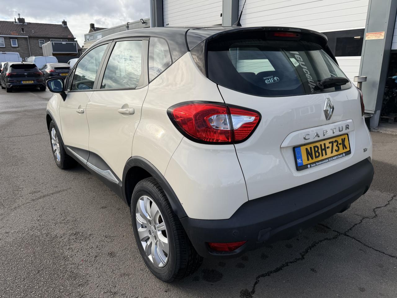 Renault Captur 0.9 Tce Bouwjaar 2016 NAP AIRCO ! ! !