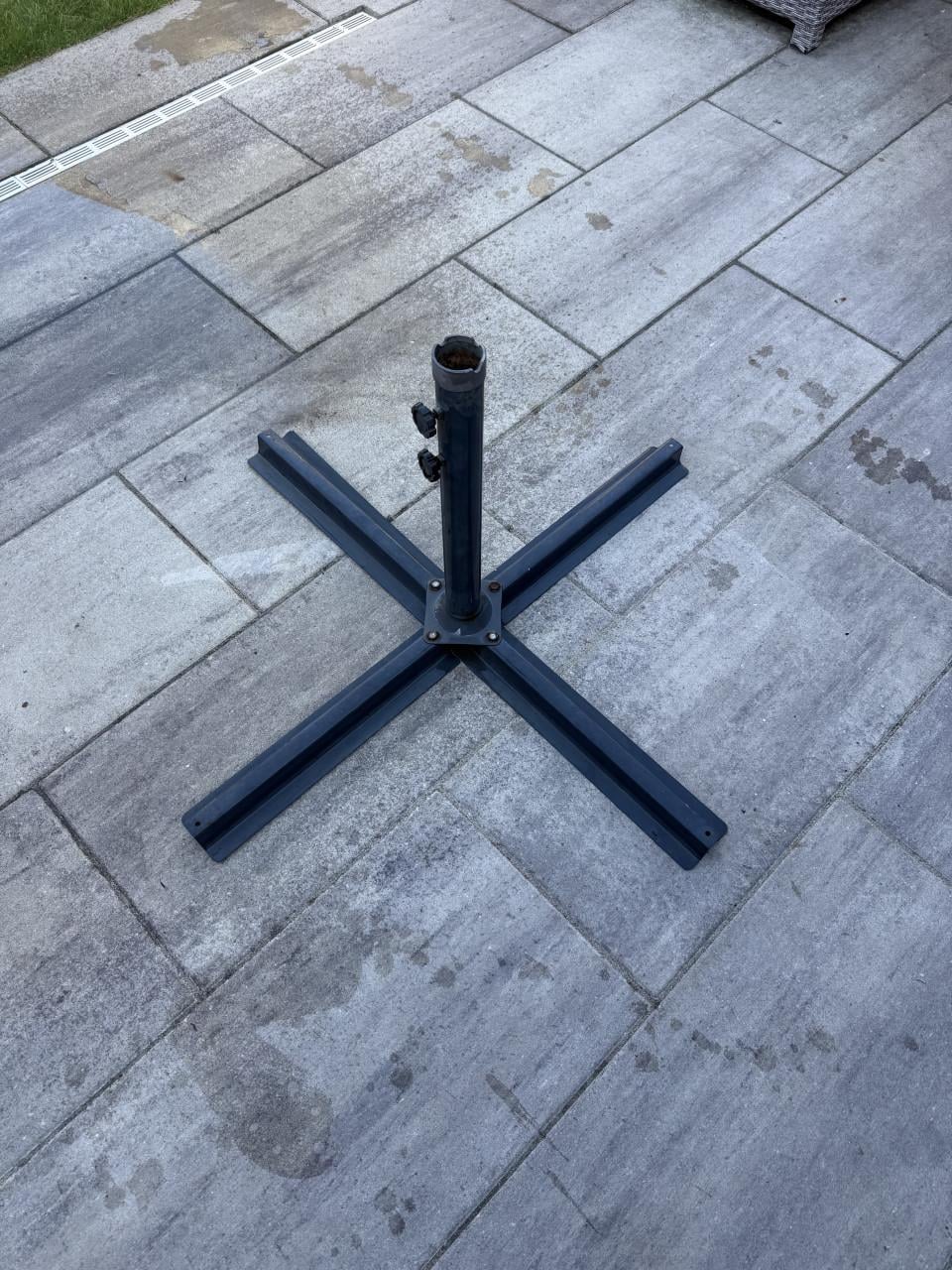 Parasol met voetpedaal