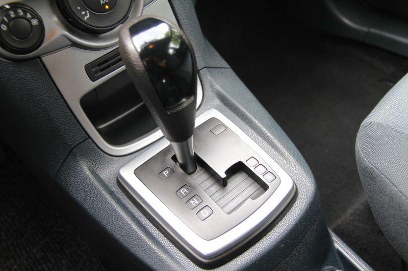 FORD FIESTA  automaat