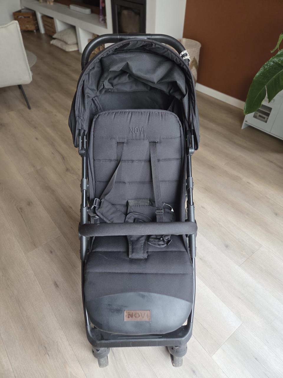 Novi Grande Go Buggy - zo goed als nieuw!