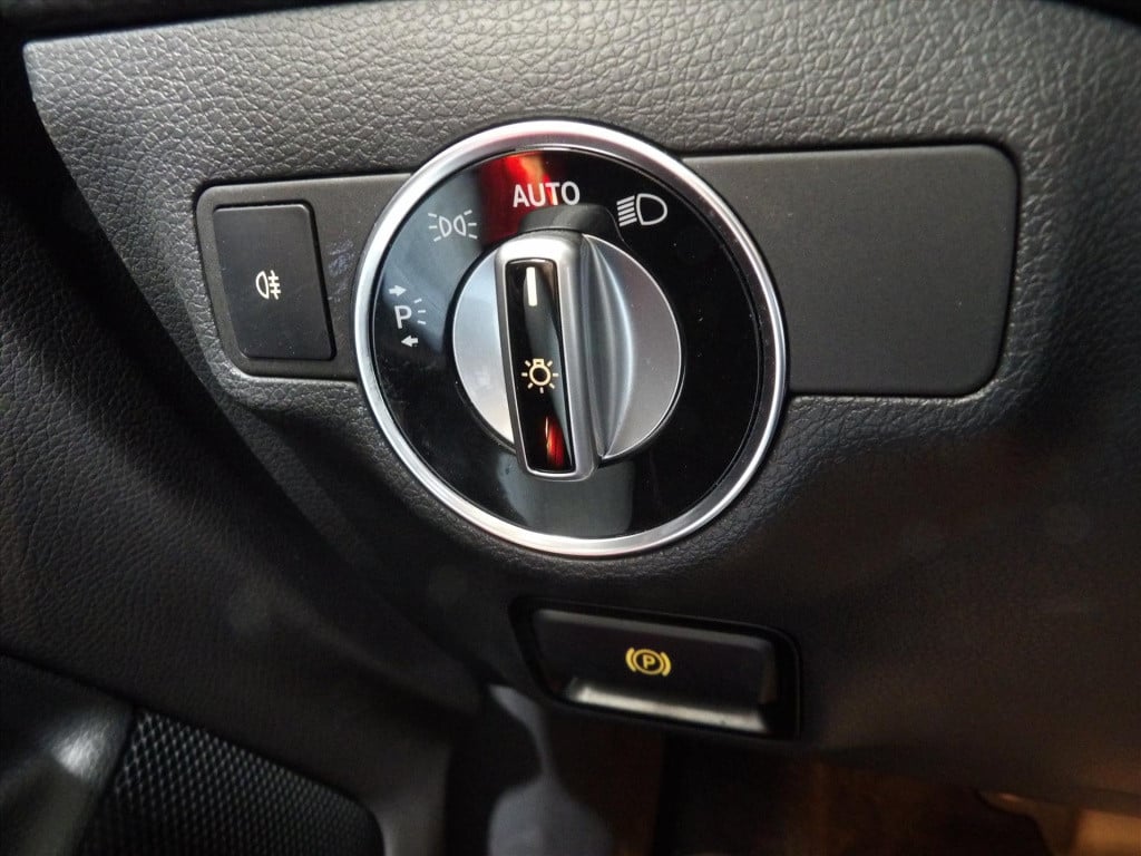 Mercedes-Benz A-Klasse a180 122pk 7g-dct business solution amg