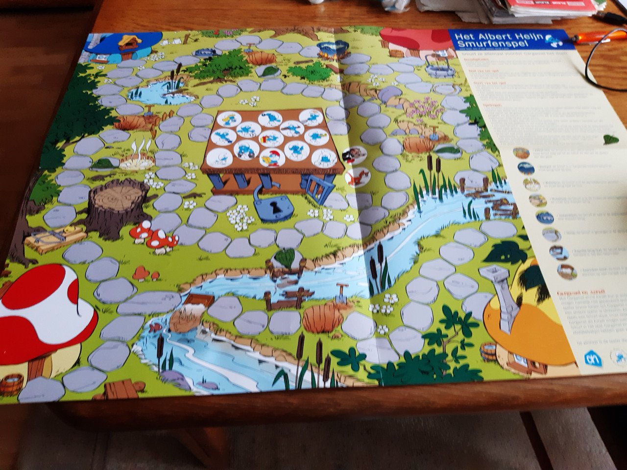 Set van 15 ah smurfjes in doos + het smurfenspel