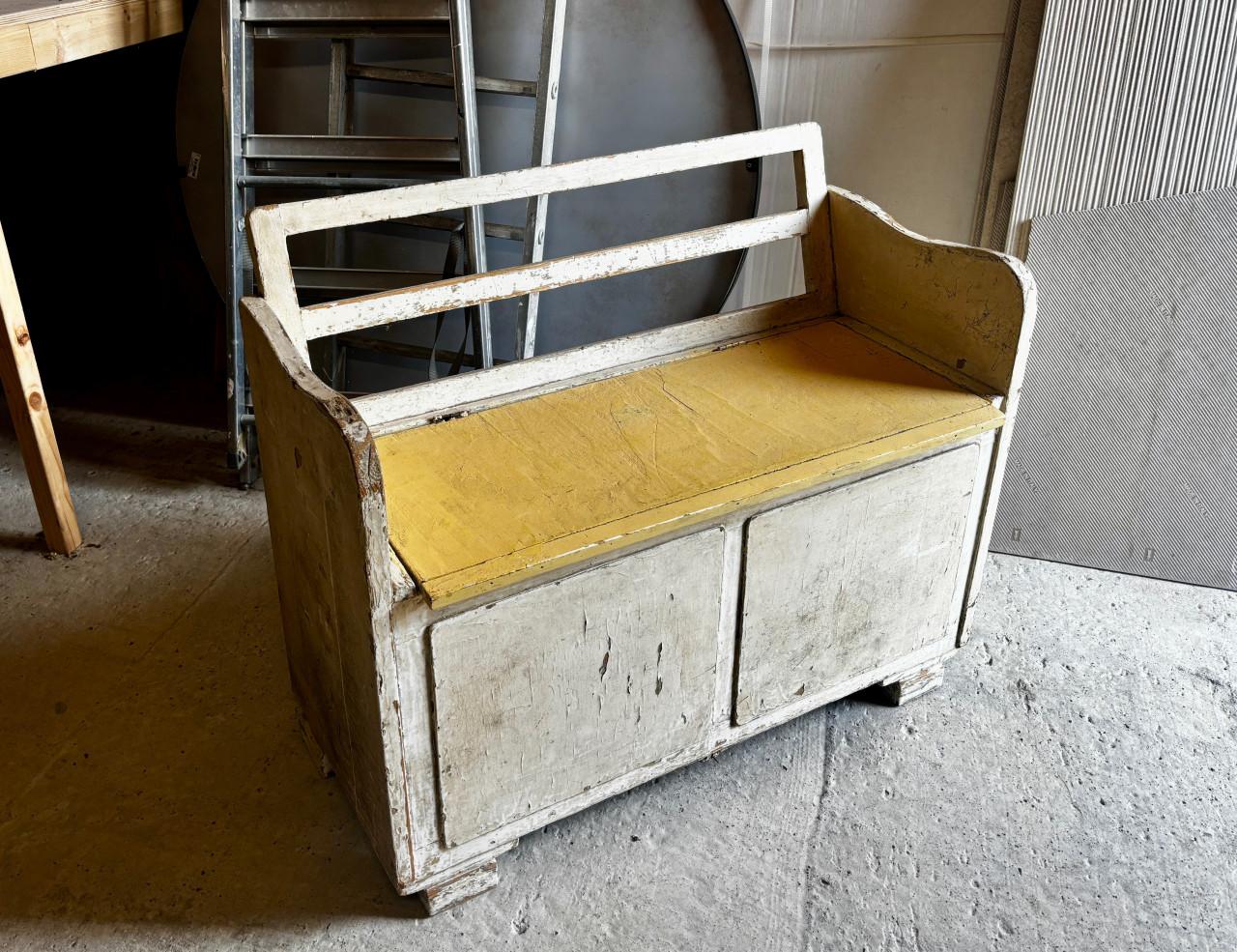 Vintage houten klepbankje