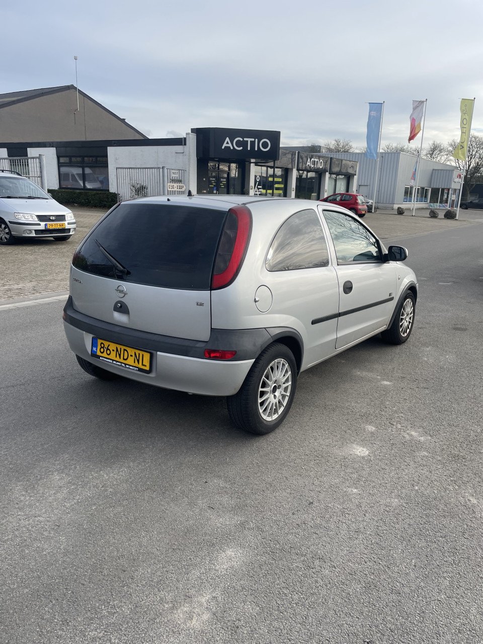 Opel corsa met een jaar apk
