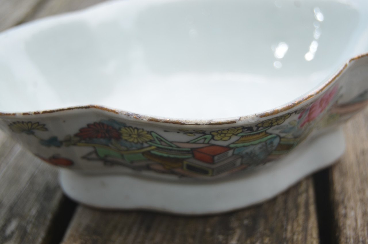 Chinees gelobd porseleinen schaaltje met zegelmerk