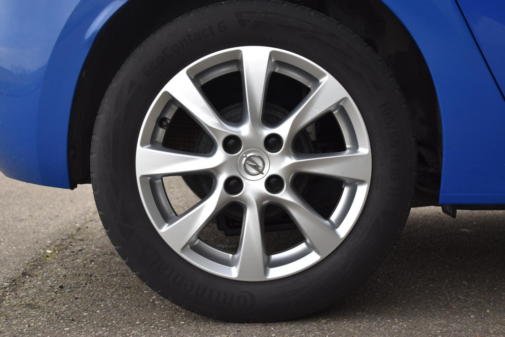 Opel Corsa 1.2 edition 75pk | airco | parkeersensoren | lichtmetalen velgen