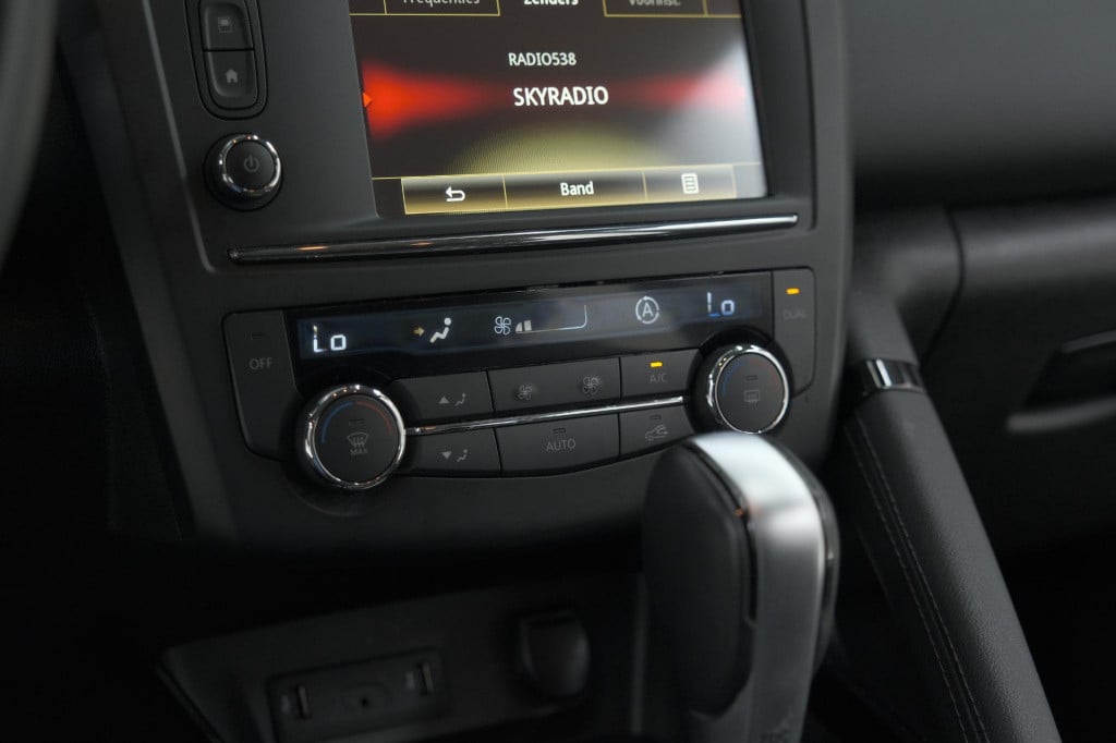 Renault Kadjar tce 130 edc intens | trekhaak | navigatie | parkeersensoren 