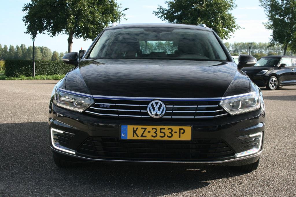 Volkswagen Passat variant 1.4 tsi gte connected series plus