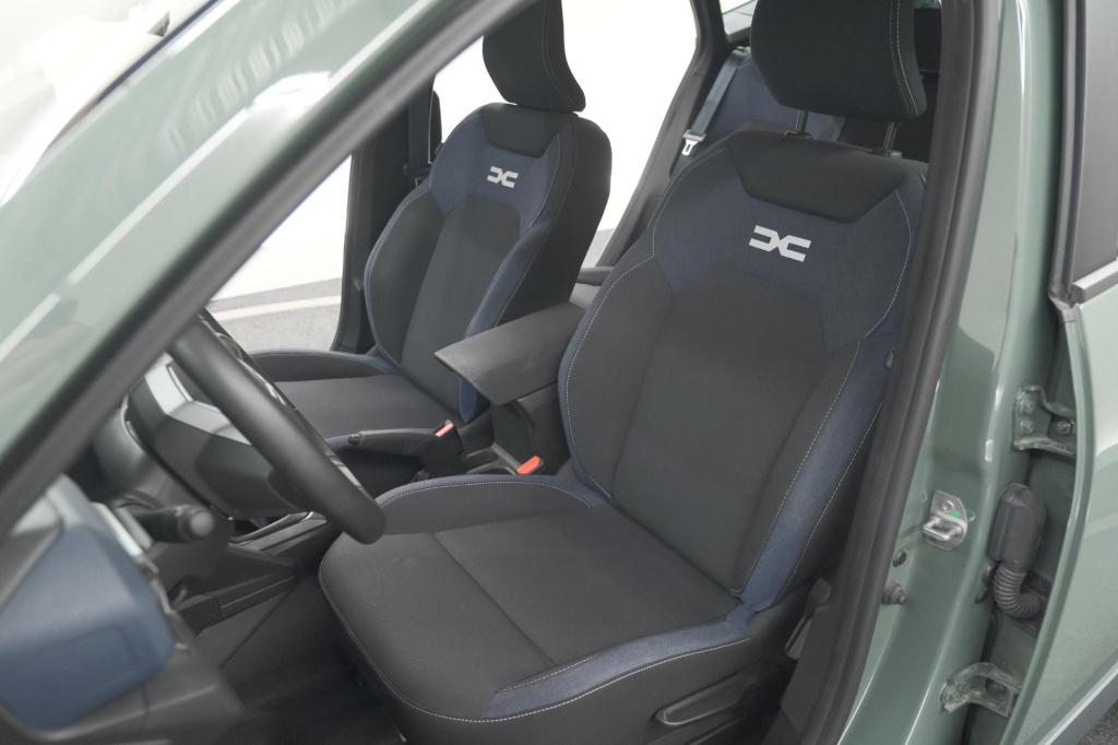 Dacia Duster mild hybrid 130 expression | camera | stoelverwarming | apple 