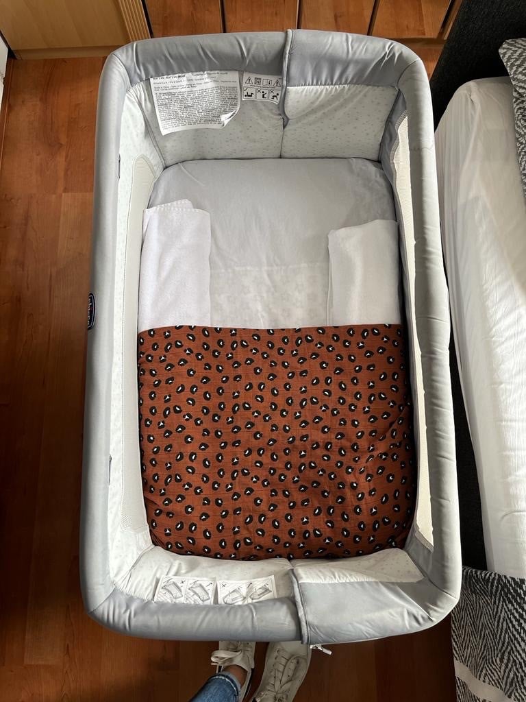 Chicco Next2me co-sleeper