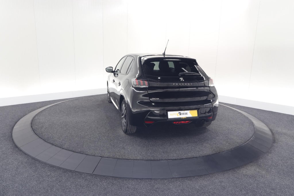 Peugeot 208 puretech 100 allure pack | camera | apple carplay | stoelverwar